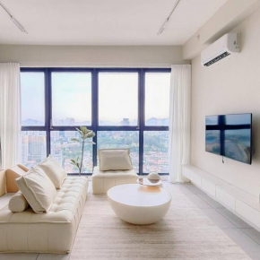 HomeCinema with Seaview, 8pax, Urban Suites by PG Home
